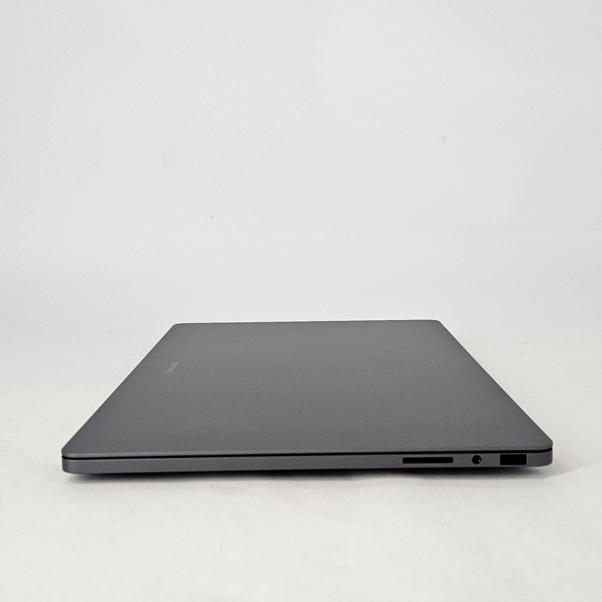 Galaxy Book6 Ultra 16 Gray 1.9 GHz Intel Core Ultra 7 Series 3 32GB RAM 1TB Solid State Drive NVIDIA GeForce RTX 5060 8 GB