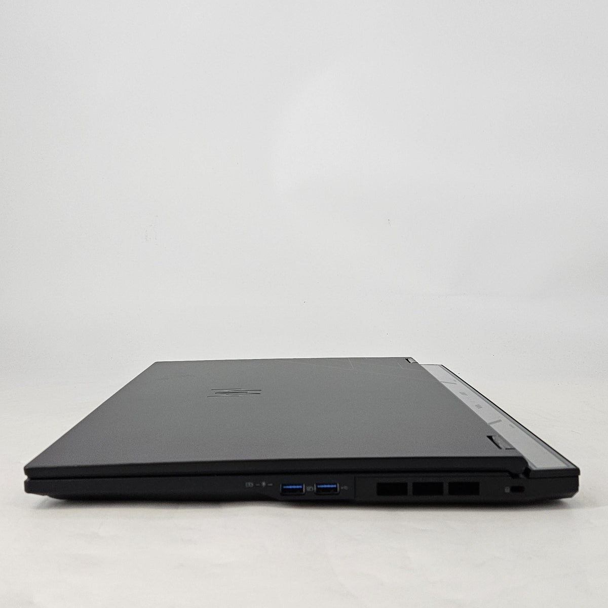 Acer Predator Helios Neo 18 AI 16 Blue 2.7 GHz Intel Core Ultra 9 Series 2 32GB RAM 1TB Solid State Drive 1TB Solid State Drive NVIDIA GeForce RTX 5070 Ti 12 GB