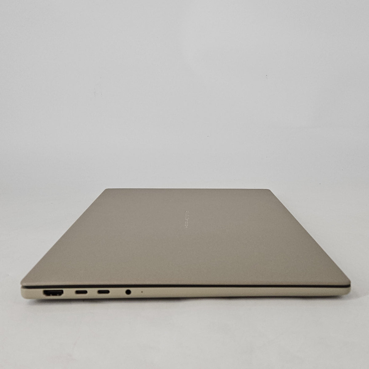 Asus Zenbook A 16 Zabriskie Beige 4.4 GHz Qualcomm Snapdragon X2 Elite Extreme 48GB RAM 1TB Solid State Drive