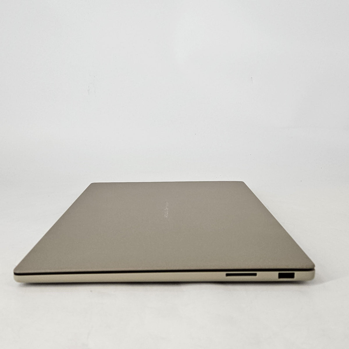 Asus Zenbook A 16 Zabriskie Beige 4.4 GHz Qualcomm Snapdragon X2 Elite Extreme 48GB RAM 1TB Solid State Drive