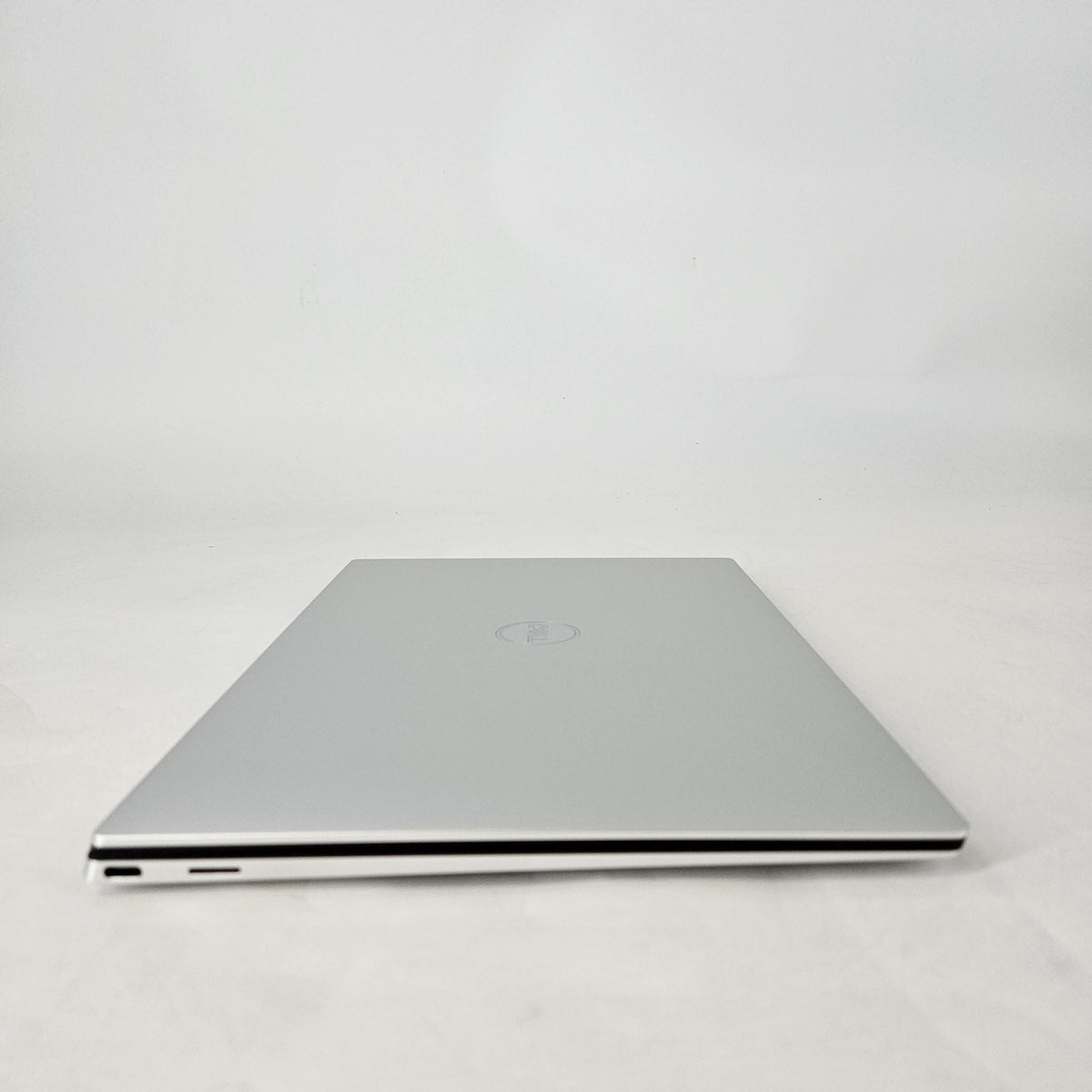 Dell XPS 13 9300 Silver 1.3 GHz Intel Core i7 10th Gen. 16GB RAM 512GB Solid State Drive