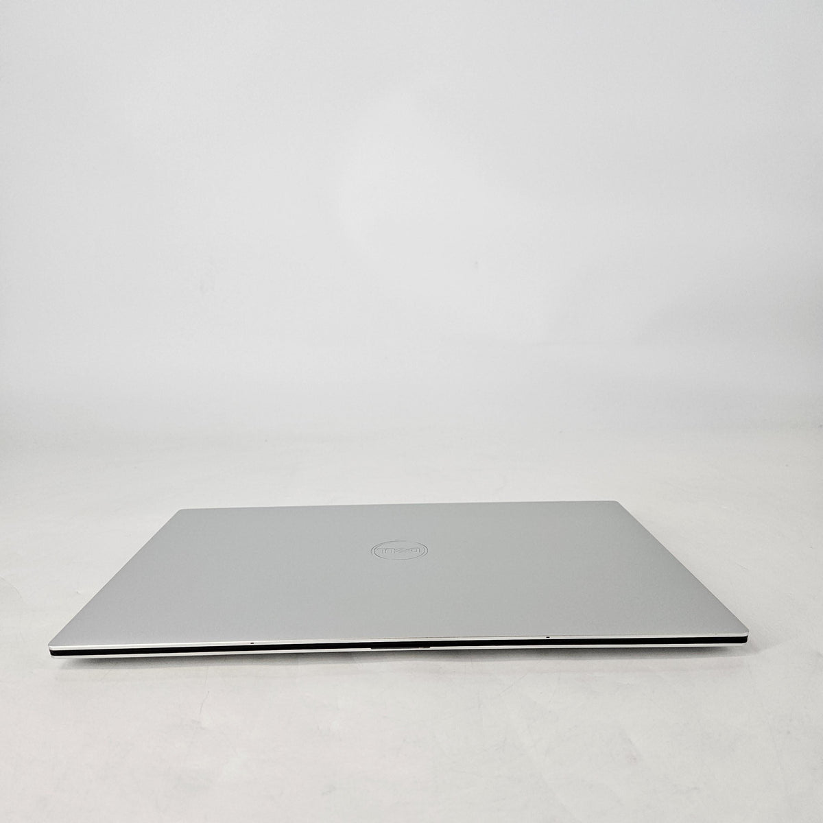 Dell XPS 13 9300 Silver 1.3 GHz Intel Core i7 10th Gen. 16GB RAM 512GB Solid State Drive