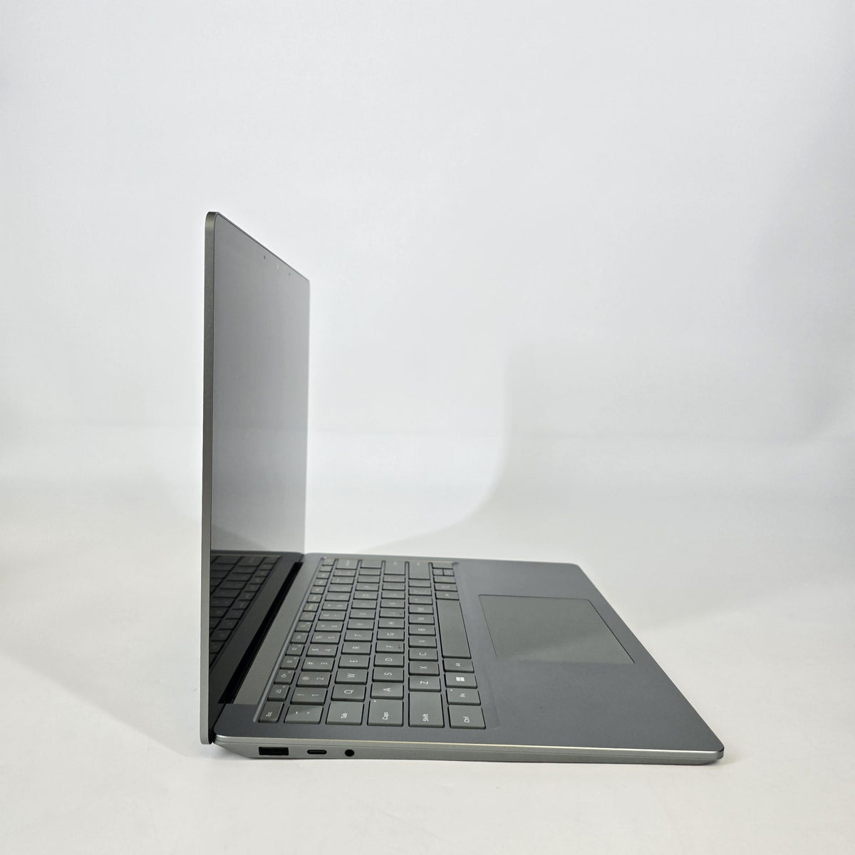 Microsoft Surface Laptop 5 13.5 Green 2.7 GHz Intel Core i7 12th Gen. 16GB RAM 512GB Solid State Drive