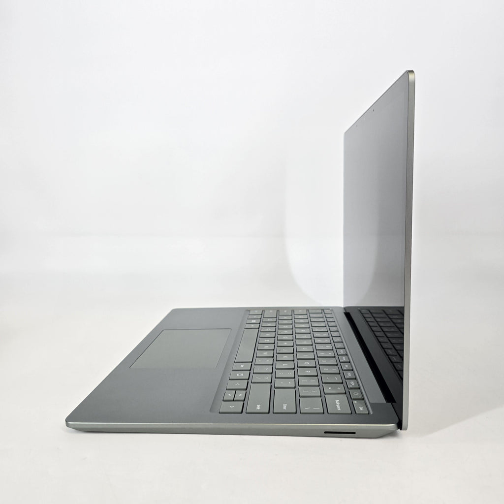 Microsoft Surface Laptop 5 13.5 Green 2.7 GHz Intel Core i7 12th Gen. 16GB RAM 512GB Solid State Drive