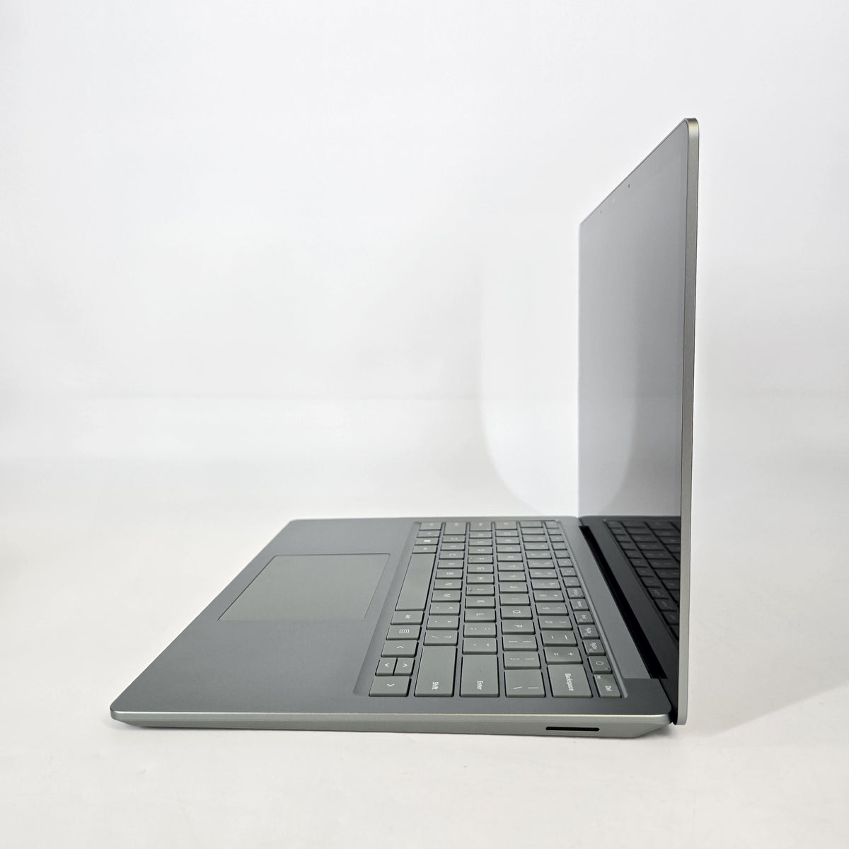 Microsoft Surface Laptop 5 13.5 Green 2.7 GHz Intel Core i7 12th Gen. 16GB RAM 512GB Solid State Drive