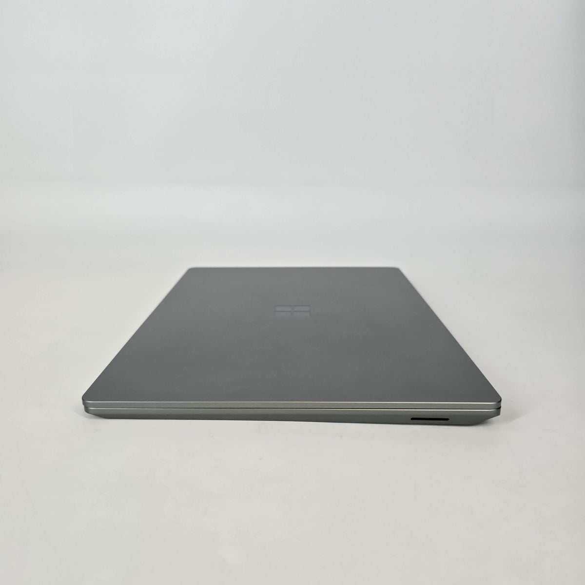 Microsoft Surface Laptop 5 13.5 Green 2.7 GHz Intel Core i7 12th Gen. 16GB RAM 512GB Solid State Drive