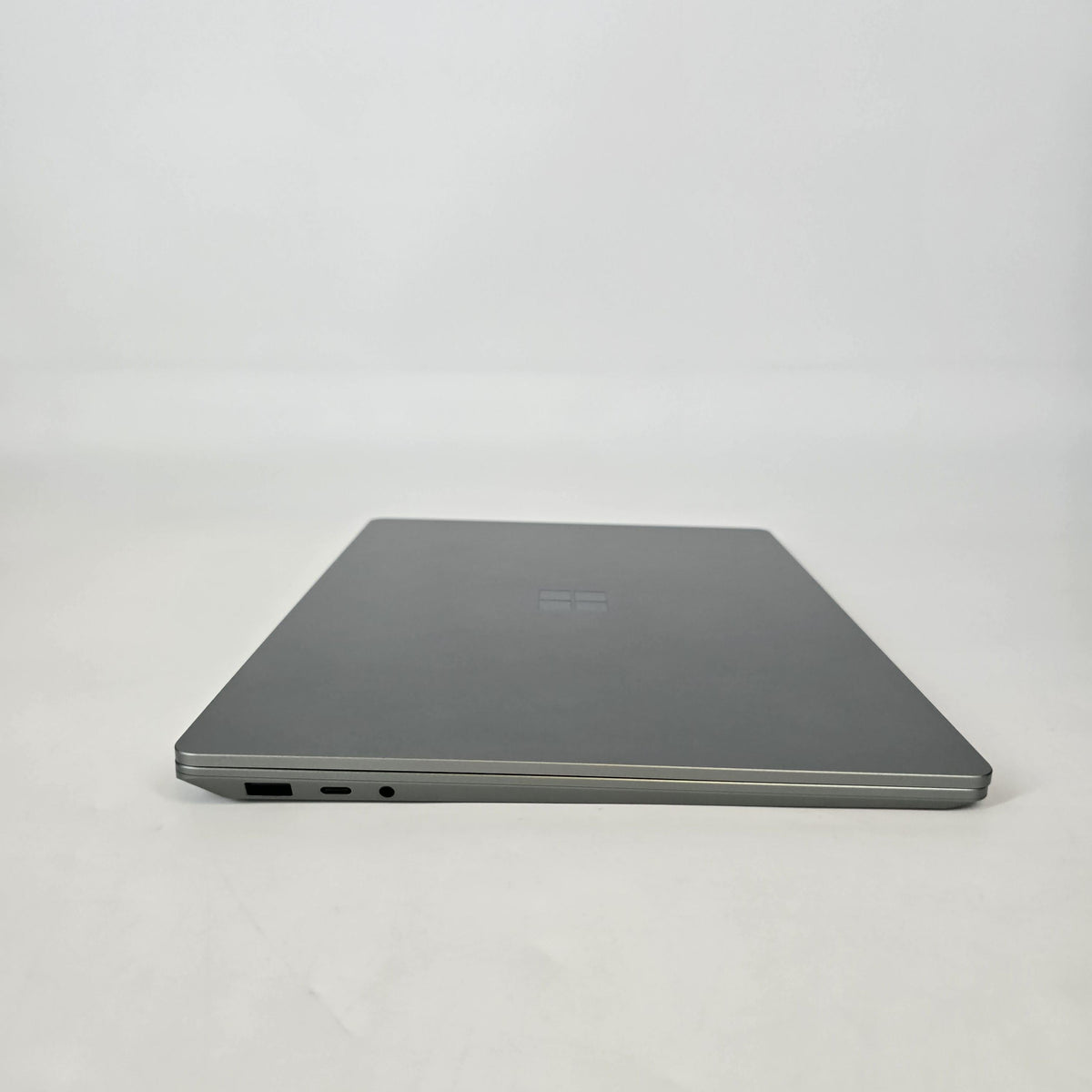 Microsoft Surface Laptop 5 13.5 Green 2.7 GHz Intel Core i7 12th Gen. 16GB RAM 512GB Solid State Drive