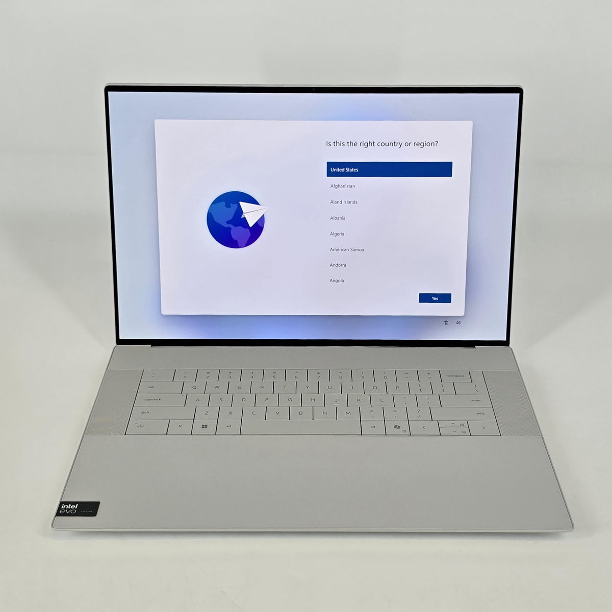 Dell XPS 16 9640 Platinum 2.5 GHz Intel Core Ultra 9 32GB RAM 1TB Solid State Drive NVIDIA GeForce RTX 4060 8 GB