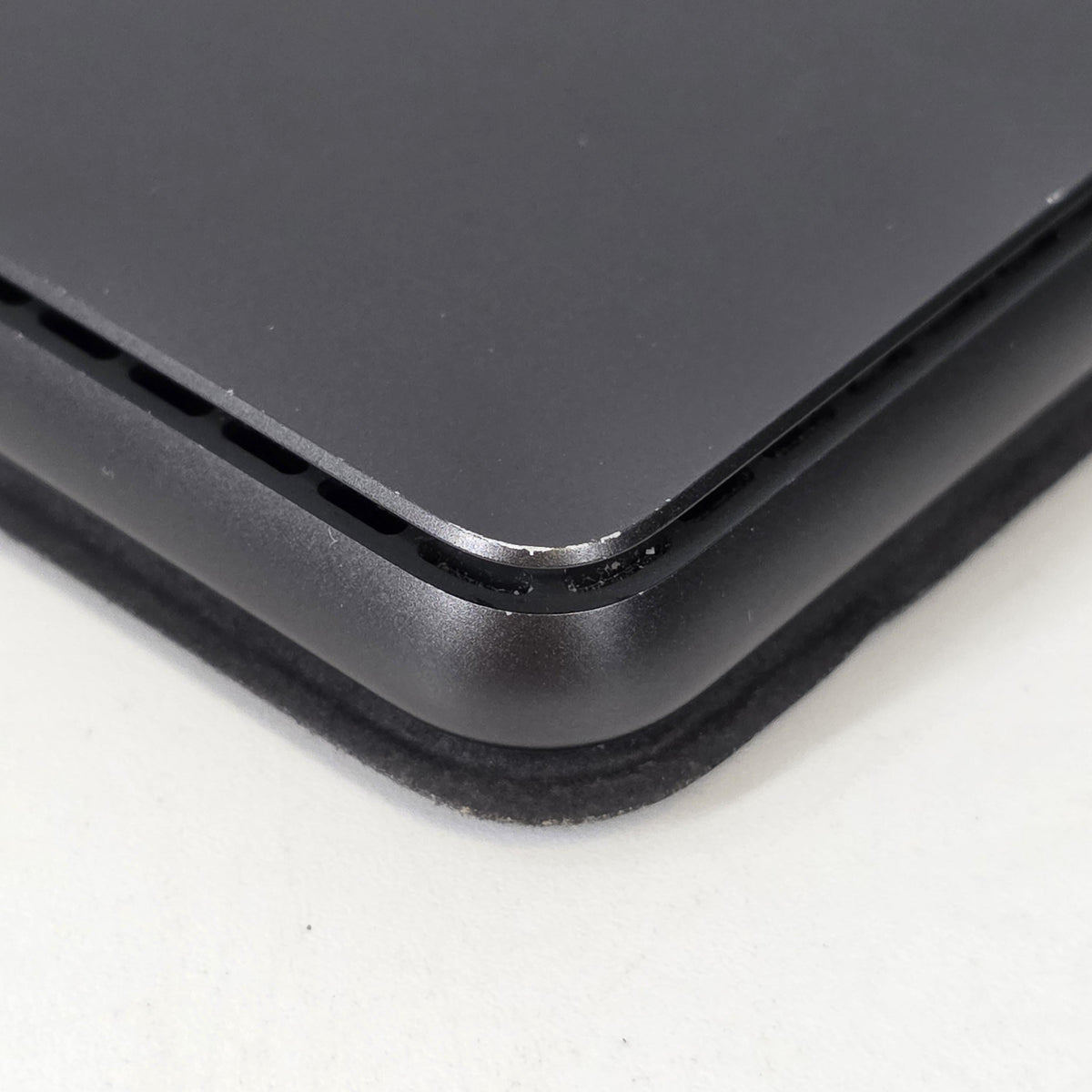 Microsoft Surface Pro 9 13 Graphite WiFi 2.6 GHz Intel Core i7 12th Gen. 16GB RAM 256GB Solid State Drive