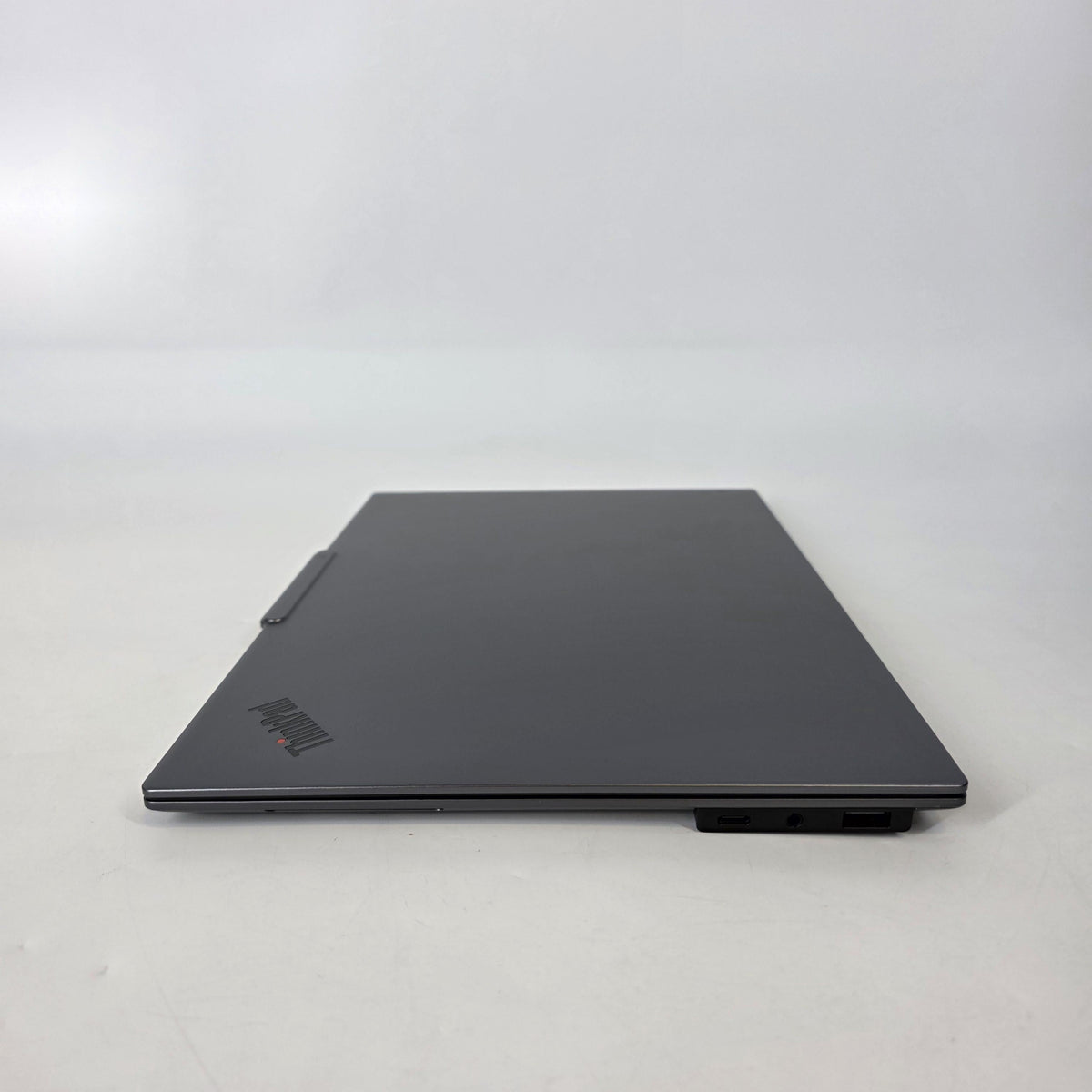 Lenovo ThinkPad X9 15 Gray 2.1 GHz Intel Core Ultra 5 Series 2 32GB RAM 2TB Solid State Drive