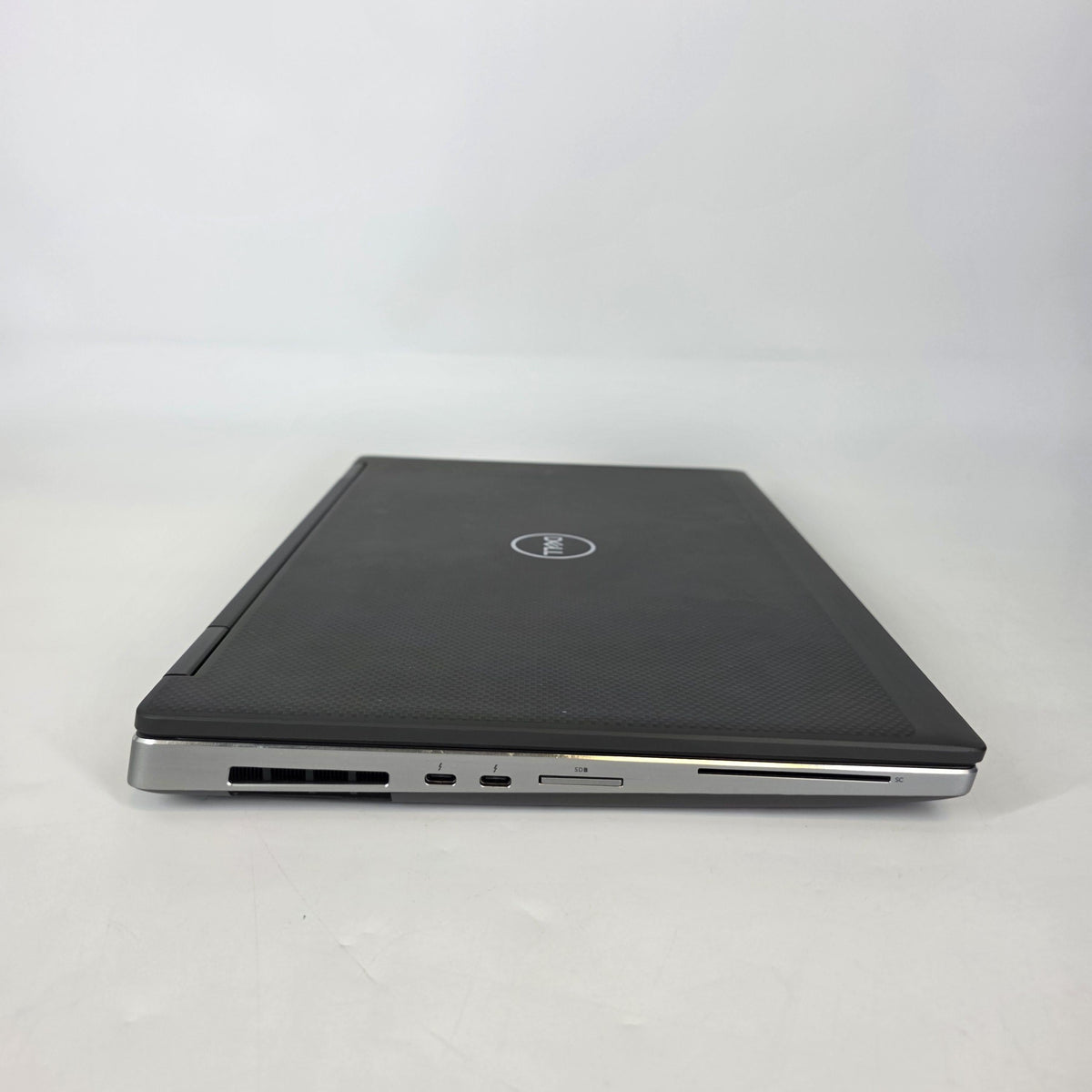 Dell Precision 7540 15.6 Gray 2.6 GHz Intel Core i7 9th Gen. 16GB RAM 512GB Solid State Drive AMD Radeon Pro WX 3200 4 GB