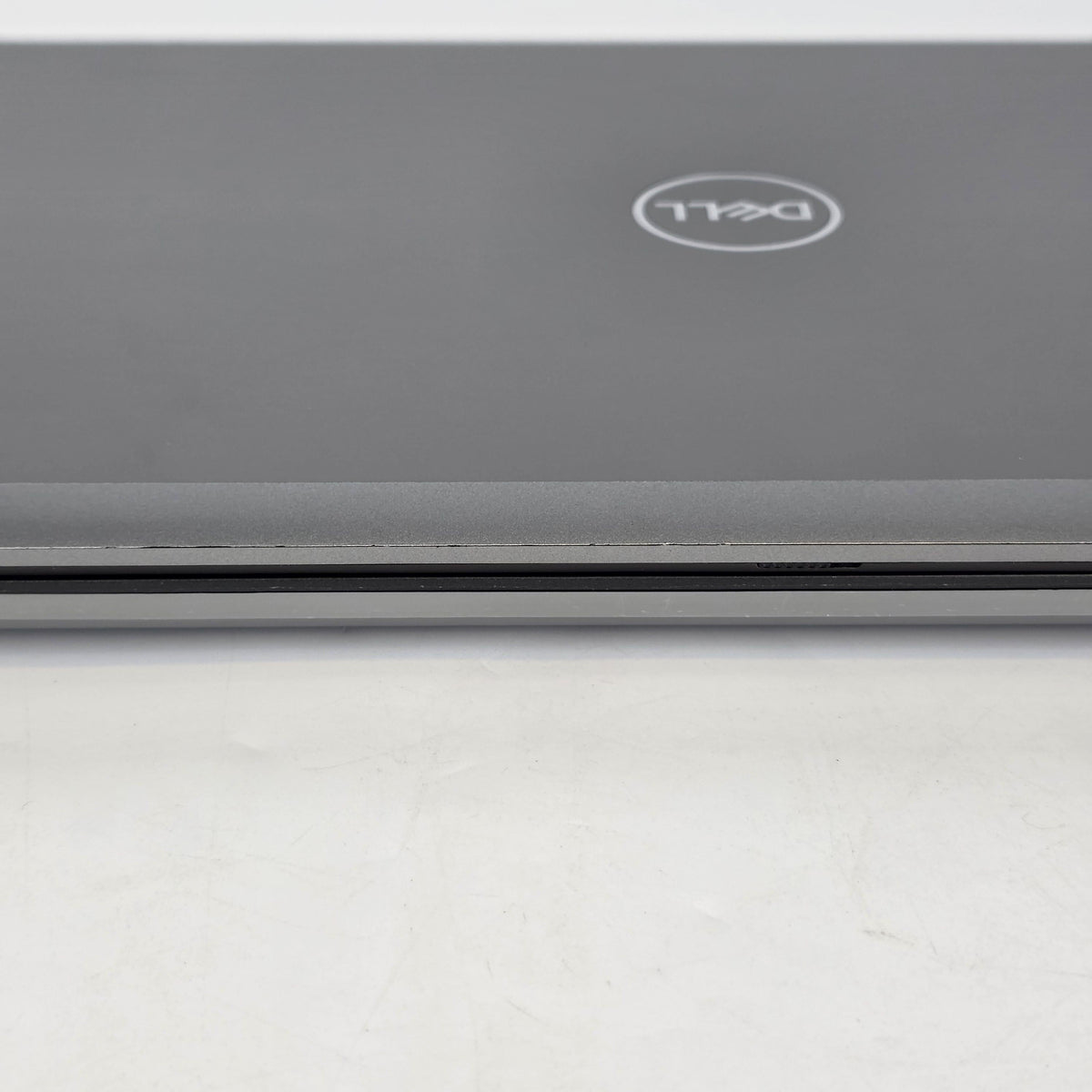 Dell Precision 7550 15.6 Gray 2.7 GHz Intel Core i7 10th Gen. 64GB RAM 512GB Solid State Drive NVIDIA Quadro T2000 4 GB