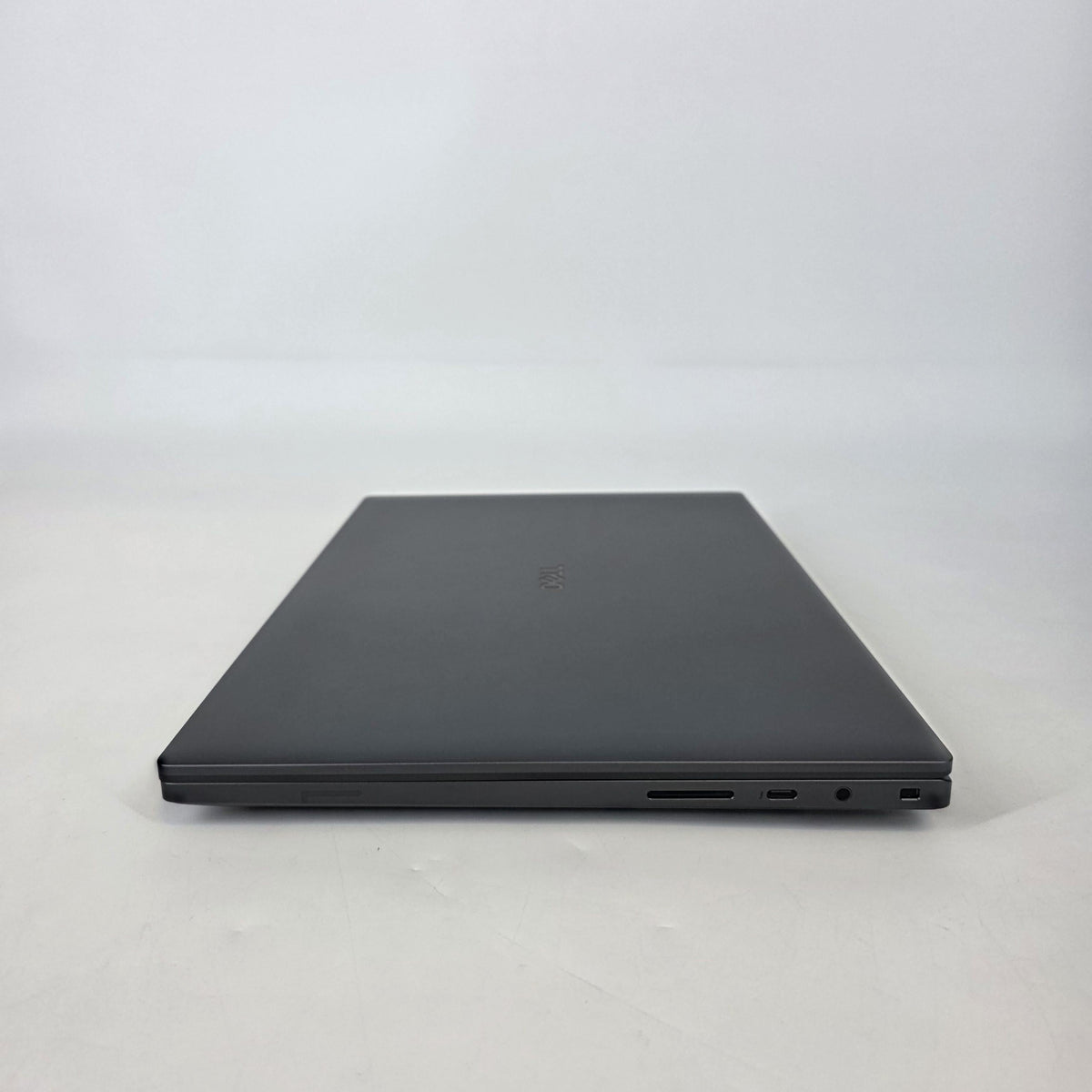 Pro Max 16 Premium MA16250 Magnetite 2.9 GHz Intel Core Ultra 9 Series 2 32GB RAM 1TB Solid State Drive NVIDIA RTX PRO 2000 Blackwell 8 GB
