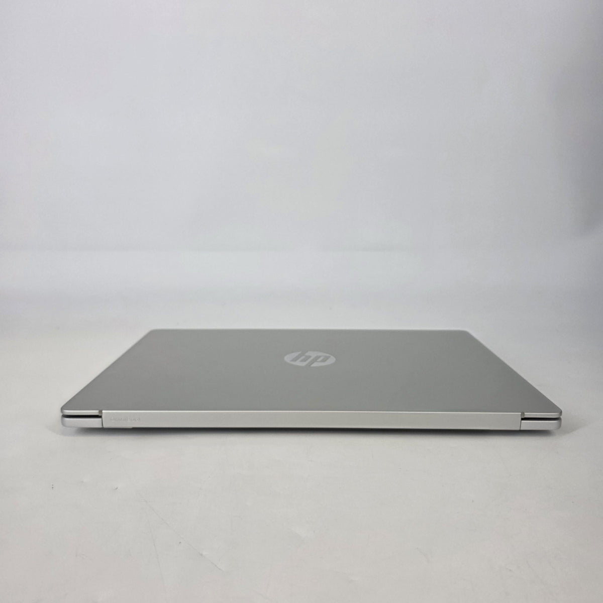 HP OmniBook 5 16 Glacier Silver 3.2 GHz Qualcomm Snapdragon X Plus 16GB RAM 1TB Solid State Drive