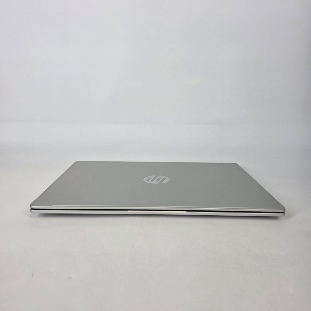 HP OmniBook 5 16 Glacier Silver 3.2 GHz Qualcomm Snapdragon X Plus 16GB RAM 1TB Solid State Drive