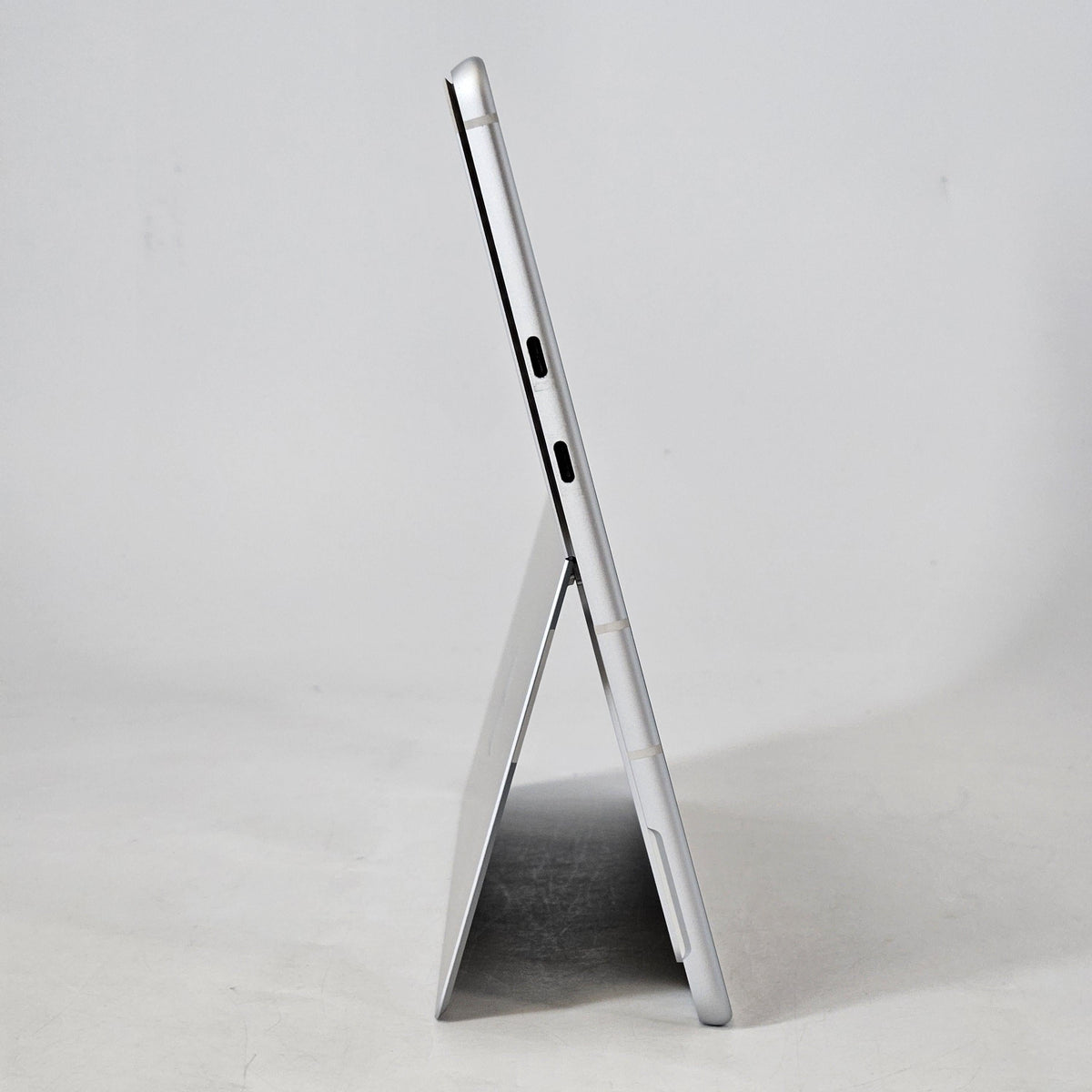 Microsoft Surface Pro 11 13 Silver Unlocked 3.4 GHz Qualcomm Snapdragon X Plus 16GB RAM 256GB Solid State Drive