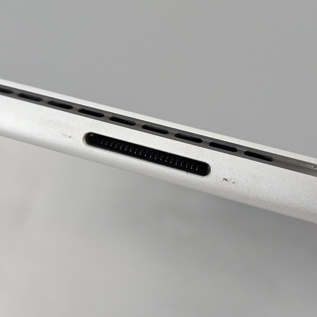Microsoft Surface Pro 11 13 Silver Unlocked 3.4 GHz Qualcomm Snapdragon X Plus 16GB RAM 256GB Solid State Drive