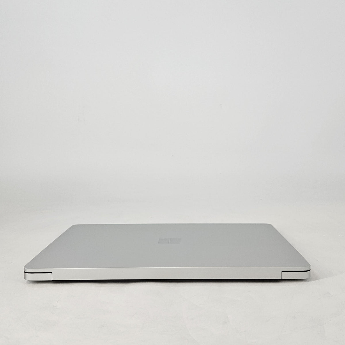 Microsoft Surface Laptop 7 13.8 Platinum Unlocked 2.2 GHz Intel Core Ultra 7 Series 2 32GB RAM 1TB Solid State Drive