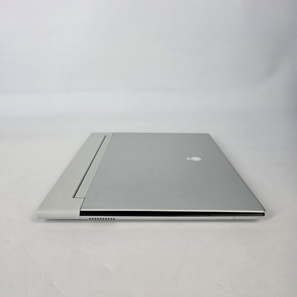 Dell Alienware X14 R2 Silver 2.4 GHz Intel Core i7 13th Gen. 32GB RAM 1TB Solid State Drive NVIDIA GeForce RTX 4060 8 GB