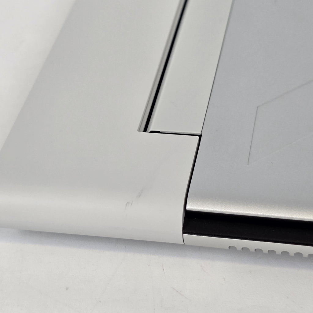 Dell Alienware X14 R2 Silver 2.4 GHz Intel Core i7 13th Gen. 32GB RAM 1TB Solid State Drive NVIDIA GeForce RTX 4060 8 GB