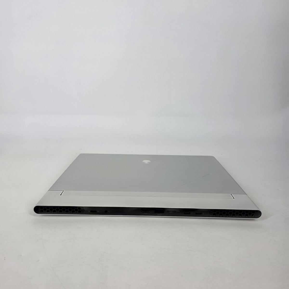 Dell Alienware X14 R2 Silver 2.4 GHz Intel Core i7 13th Gen. 32GB RAM 1TB Solid State Drive NVIDIA GeForce RTX 4060 8 GB