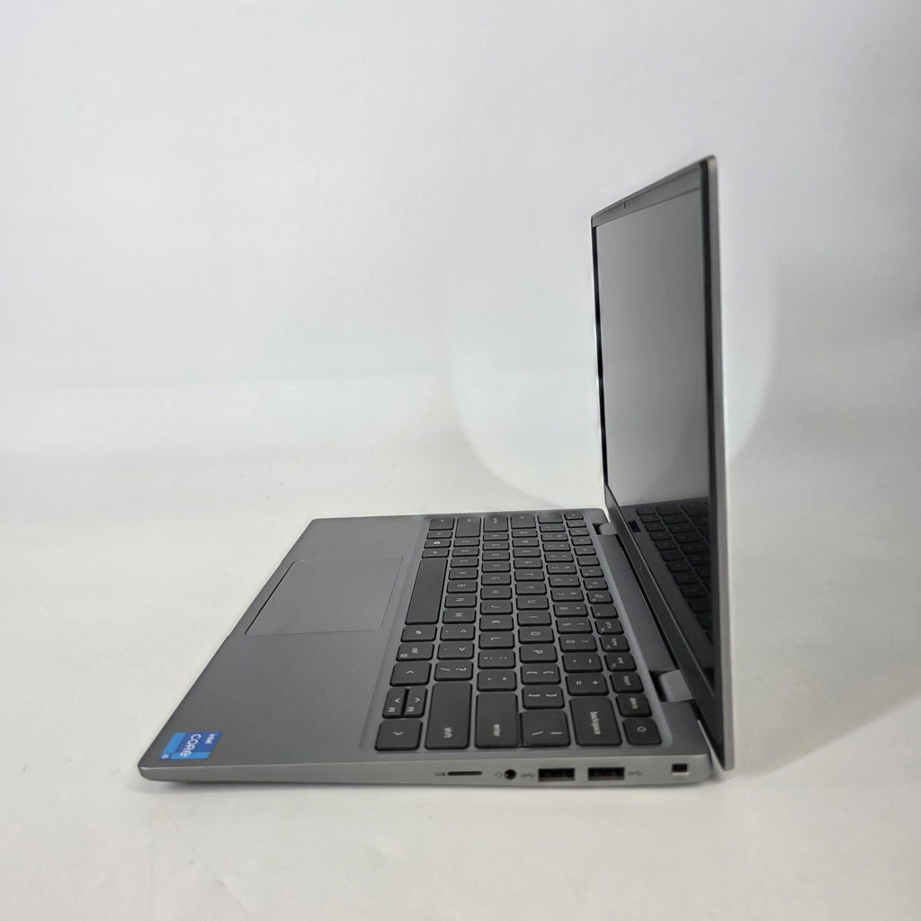 Dell Latitude 3320 13.3 Gray 2.4 GHz Intel Core i5 11th Gen. 8GB RAM 256GB Solid State Drive