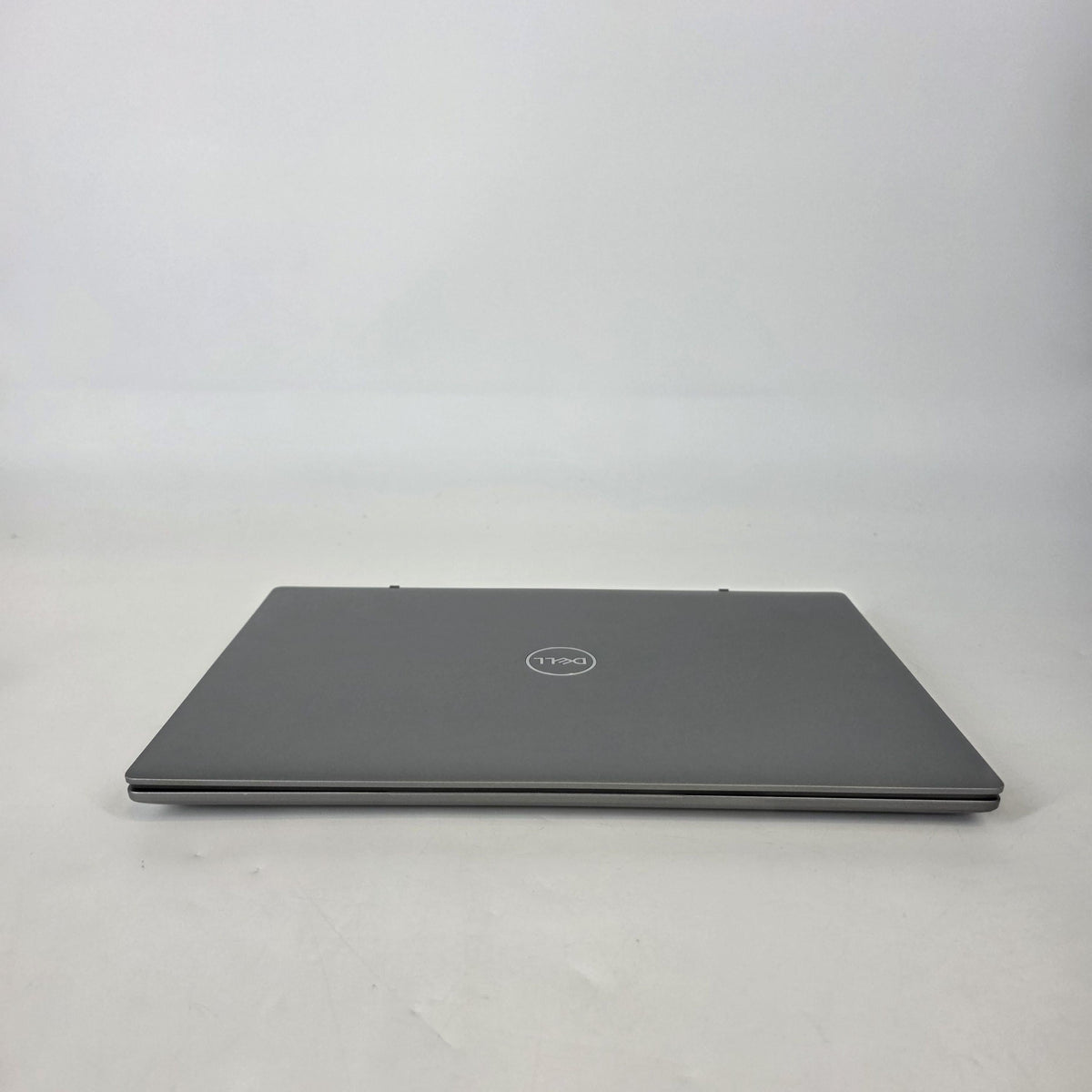 Dell Latitude 3320 13.3 Gray 2.4 GHz Intel Core i5 11th Gen. 8GB RAM 256GB Solid State Drive