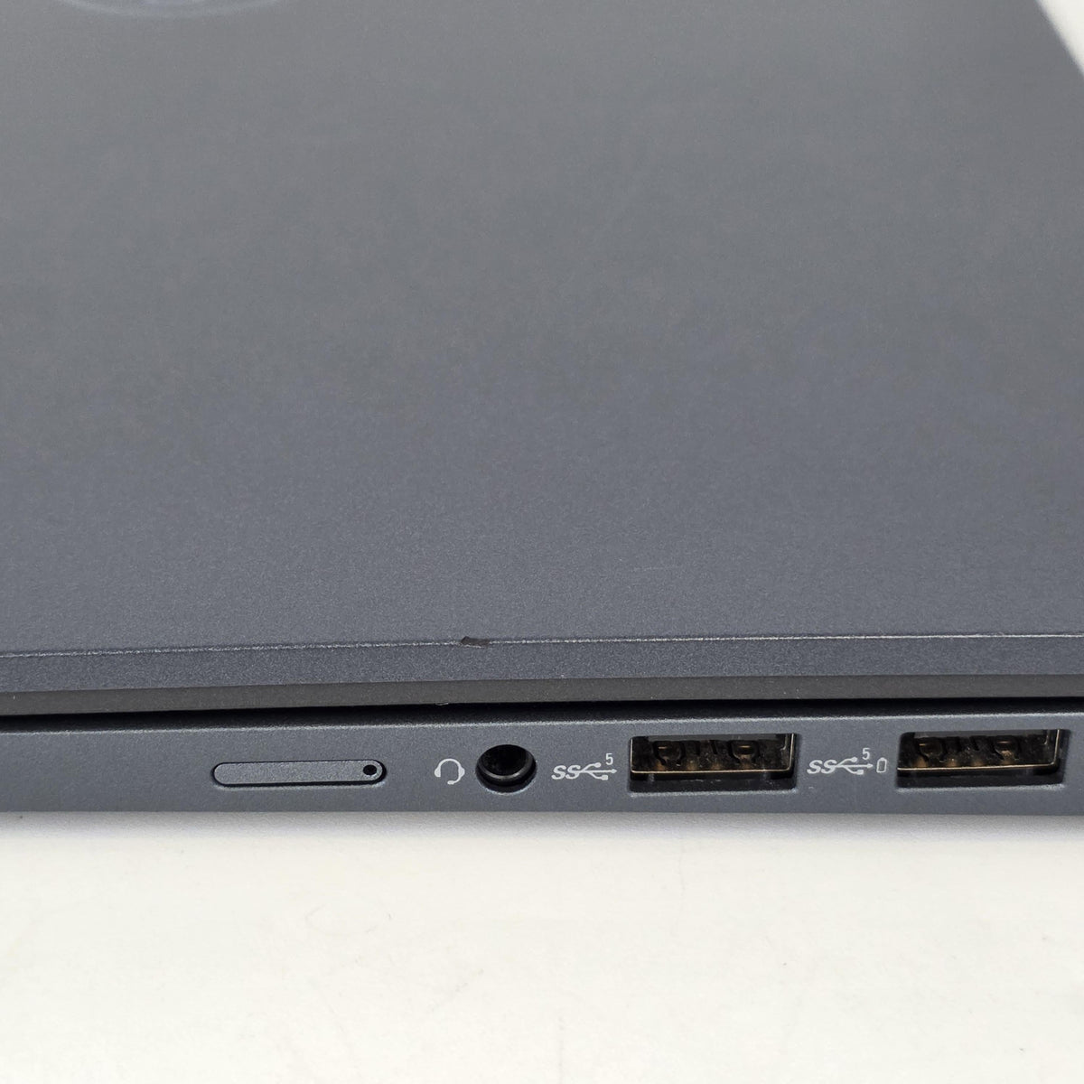 Latitude 7450 14 Blue 2.1 GHz Intel Core Ultra 5 16GB RAM 512GB Solid State Drive