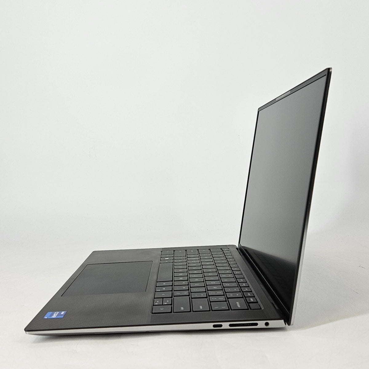 Dell Precision 5560 15.6 Gray 2.3 GHz Intel Core i7 11th Gen. 16GB RAM 512GB Solid State Drive