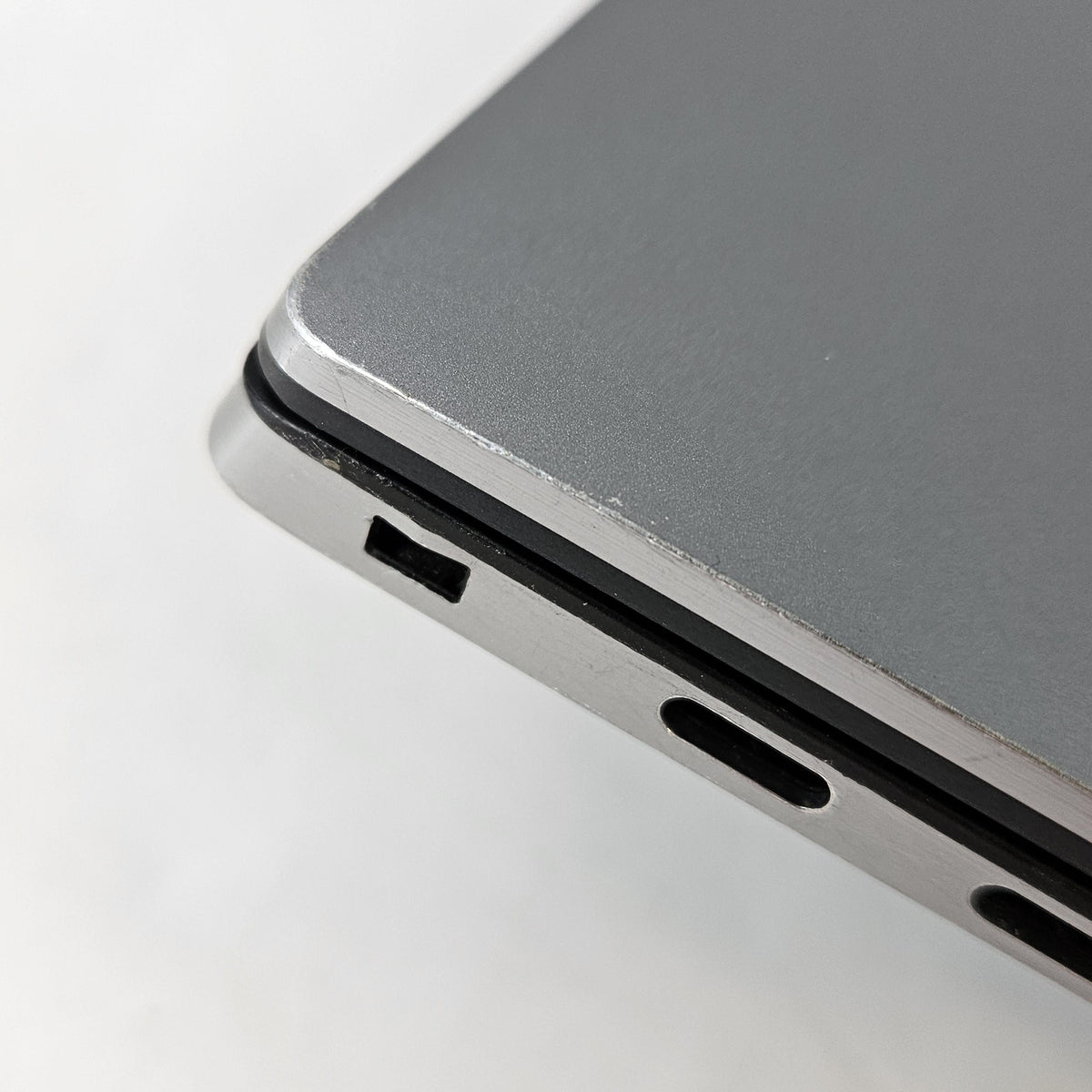 Dell Precision 5560 15.6 Gray 2.3 GHz Intel Core i7 11th Gen. 16GB RAM 512GB Solid State Drive