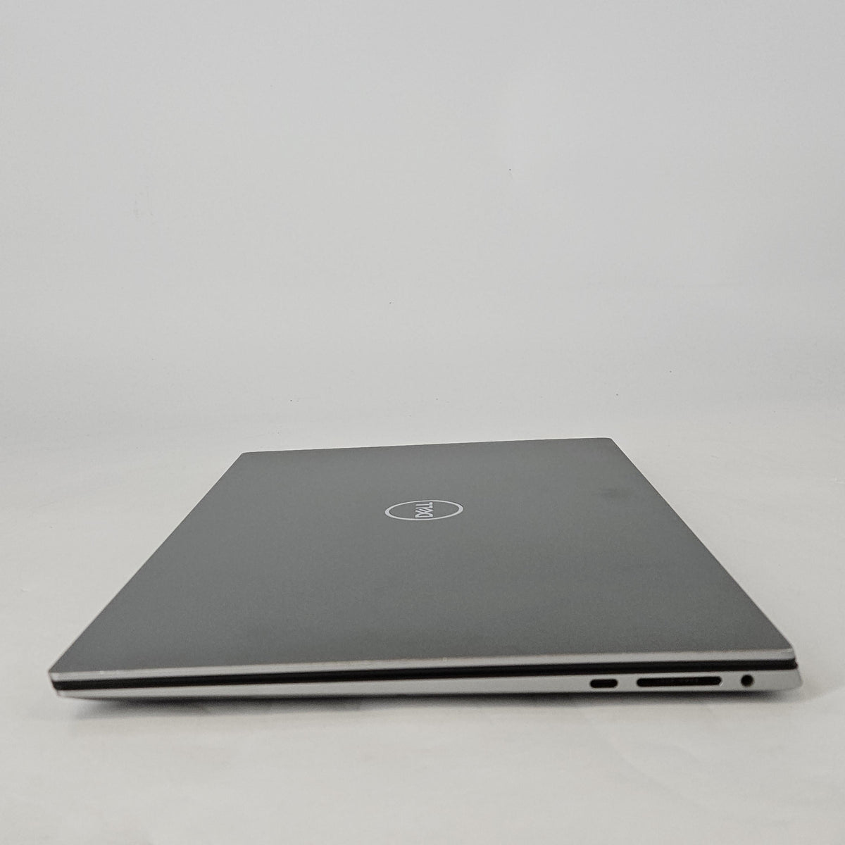 Dell Precision 5560 15.6 Gray 2.3 GHz Intel Core i7 11th Gen. 16GB RAM 512GB Solid State Drive