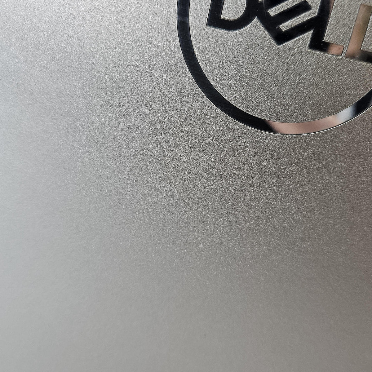 Dell Precision 5560 15.6 Gray 2.3 GHz Intel Core i7 11th Gen. 16GB RAM 512GB Solid State Drive