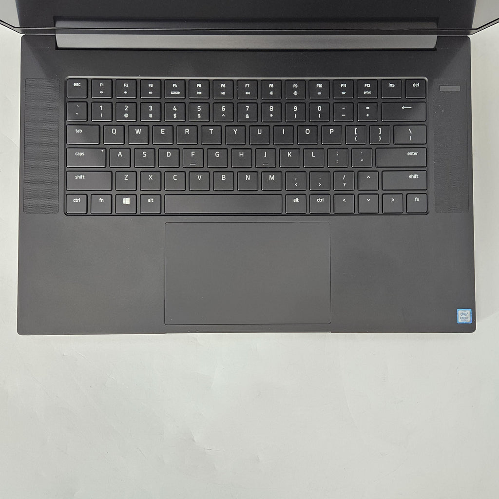 Razer Blade 15 Base 2018 Black 2.2 GHz Intel Core i7 8th Gen. 16GB RAM 256GB Solid State Drive 2TB Hard Disk Drive NVIDIA GeForce GTX 1060 6 GB