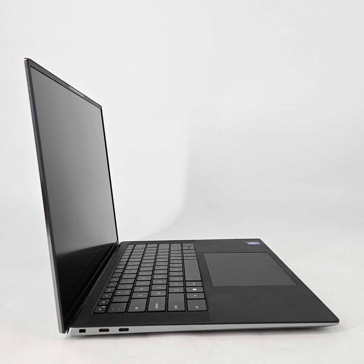 Precision 5560 15.6 Gray 2.5 GHz Intel Core i7 11th Gen. 64GB RAM 2TB Solid State Drive NVIDIA RTX A2000 4 GB