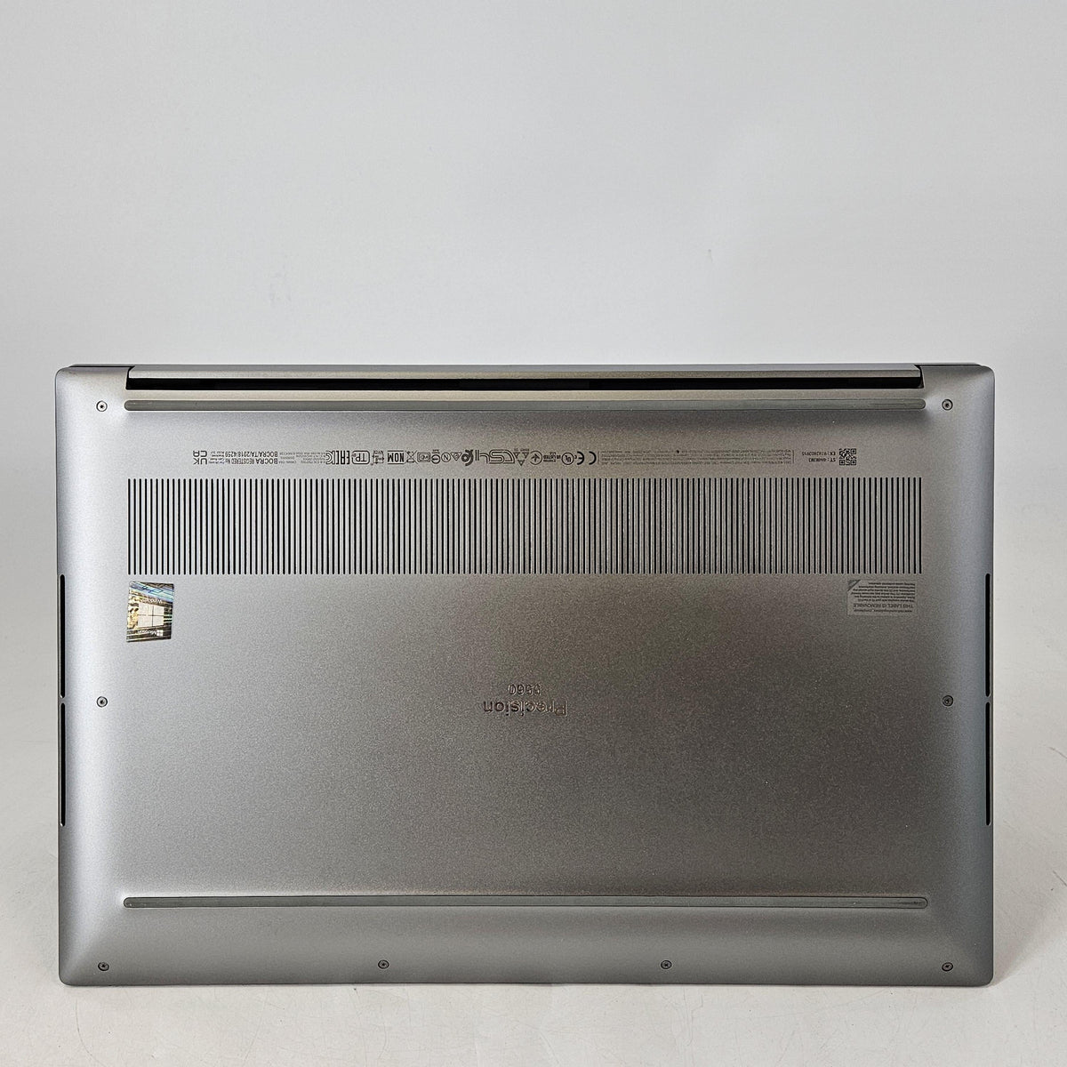 Precision 5560 15.6 Gray 2.5 GHz Intel Core i7 11th Gen. 64GB RAM 2TB Solid State Drive NVIDIA RTX A2000 4 GB