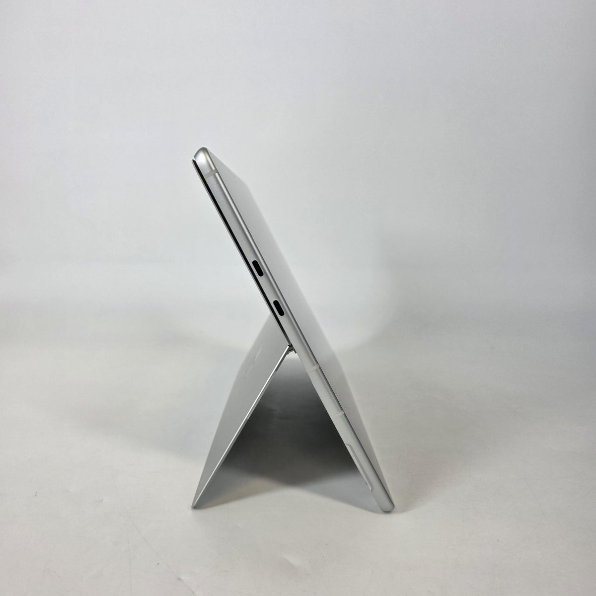 Microsoft Surface Pro 10 13 Silver Unlocked 2.1 GHz Intel Core Ultra 7 64GB RAM 1TB Solid State Drive