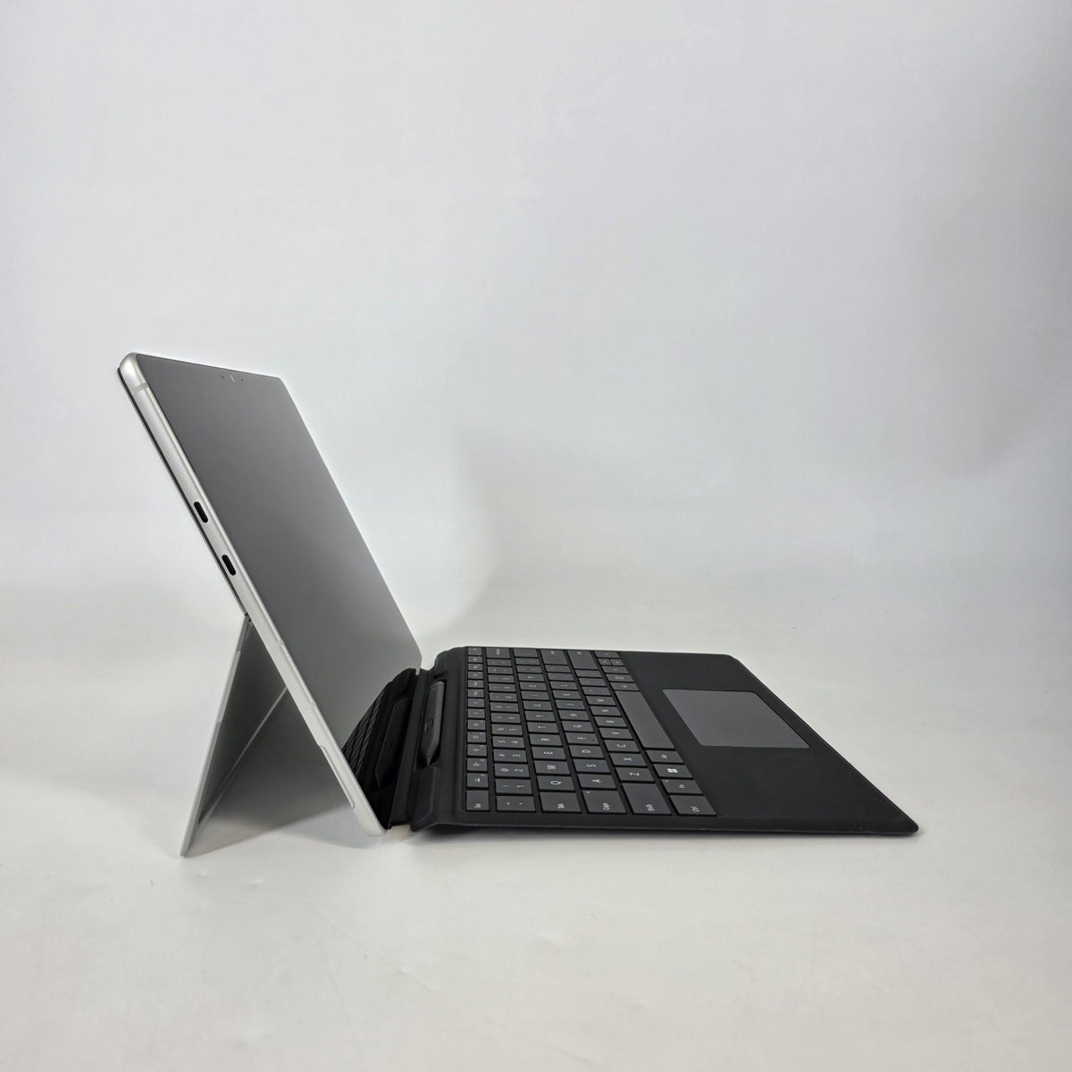 Microsoft Surface Pro 9 13 Platinum Unlocked 3.0 GHz Microsoft SQ3 Processor 16GB RAM 256GB Solid State Drive