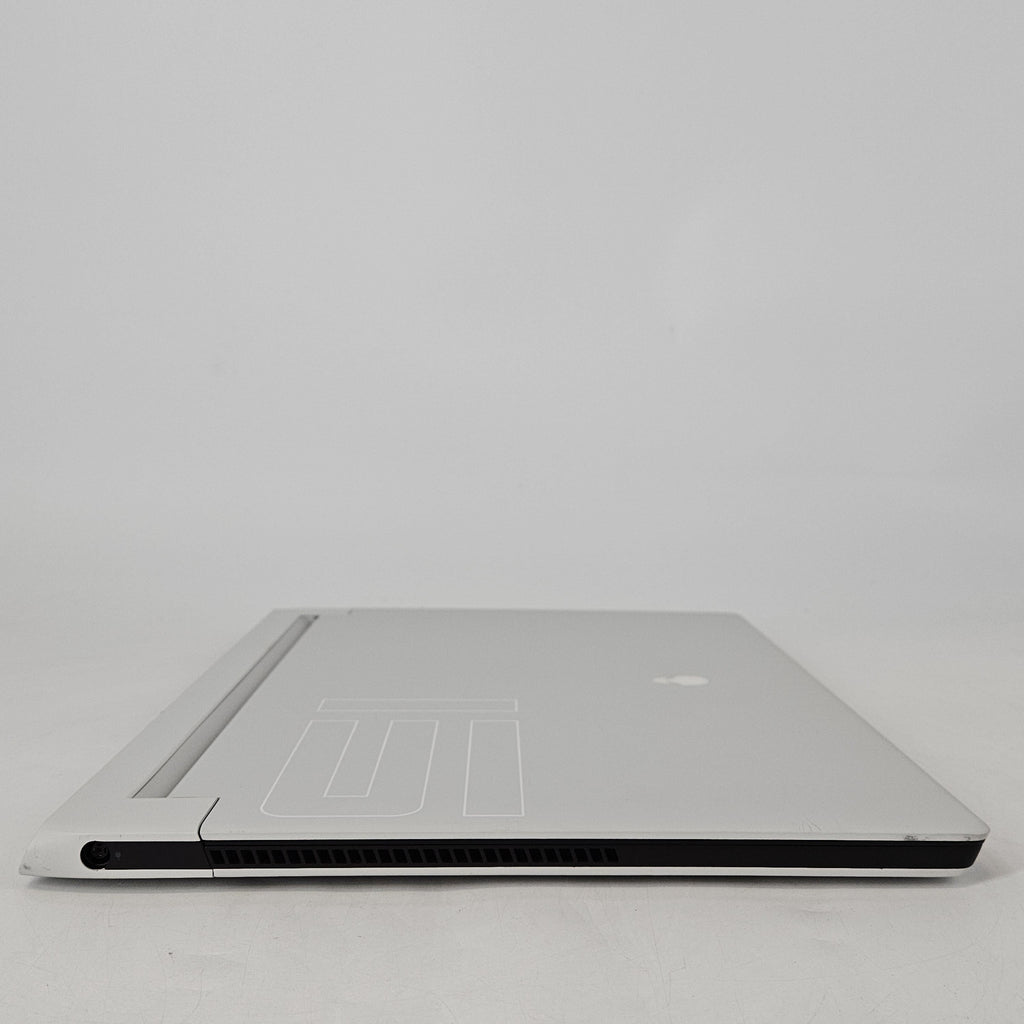 Dell Alienware X15 R1 White 2.5 GHz Intel Core i9 11th Gen. 32GB RAM 1TB Solid State Drive NVIDIA GeForce RTX 3070 8 GB