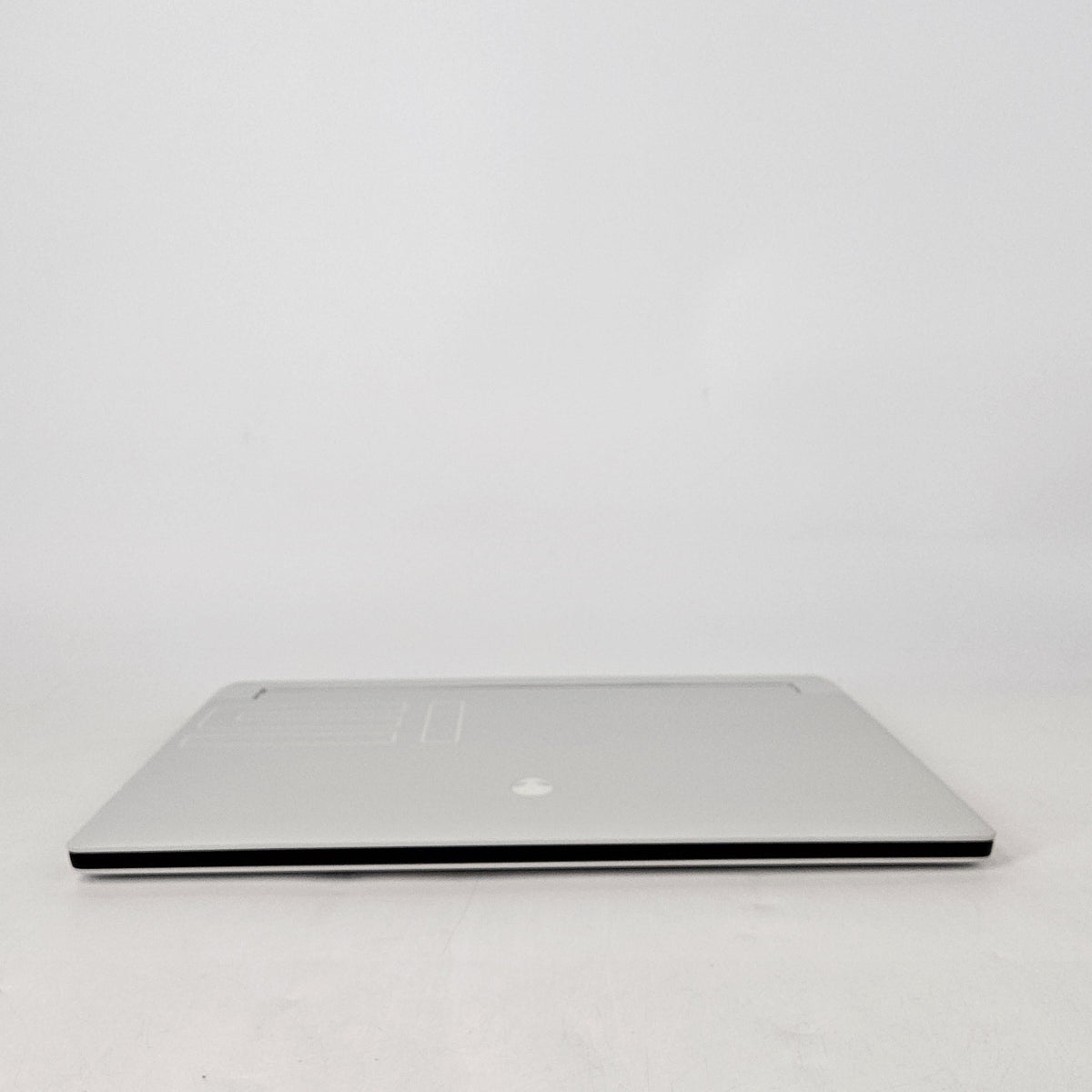Dell Alienware X15 R1 White 2.5 GHz Intel Core i9 11th Gen. 32GB RAM 1TB Solid State Drive NVIDIA GeForce RTX 3070 8 GB