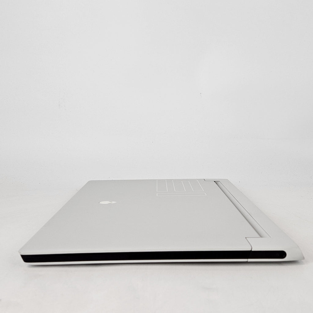 Dell Alienware X15 R1 White 2.5 GHz Intel Core i9 11th Gen. 32GB RAM 1TB Solid State Drive NVIDIA GeForce RTX 3070 8 GB