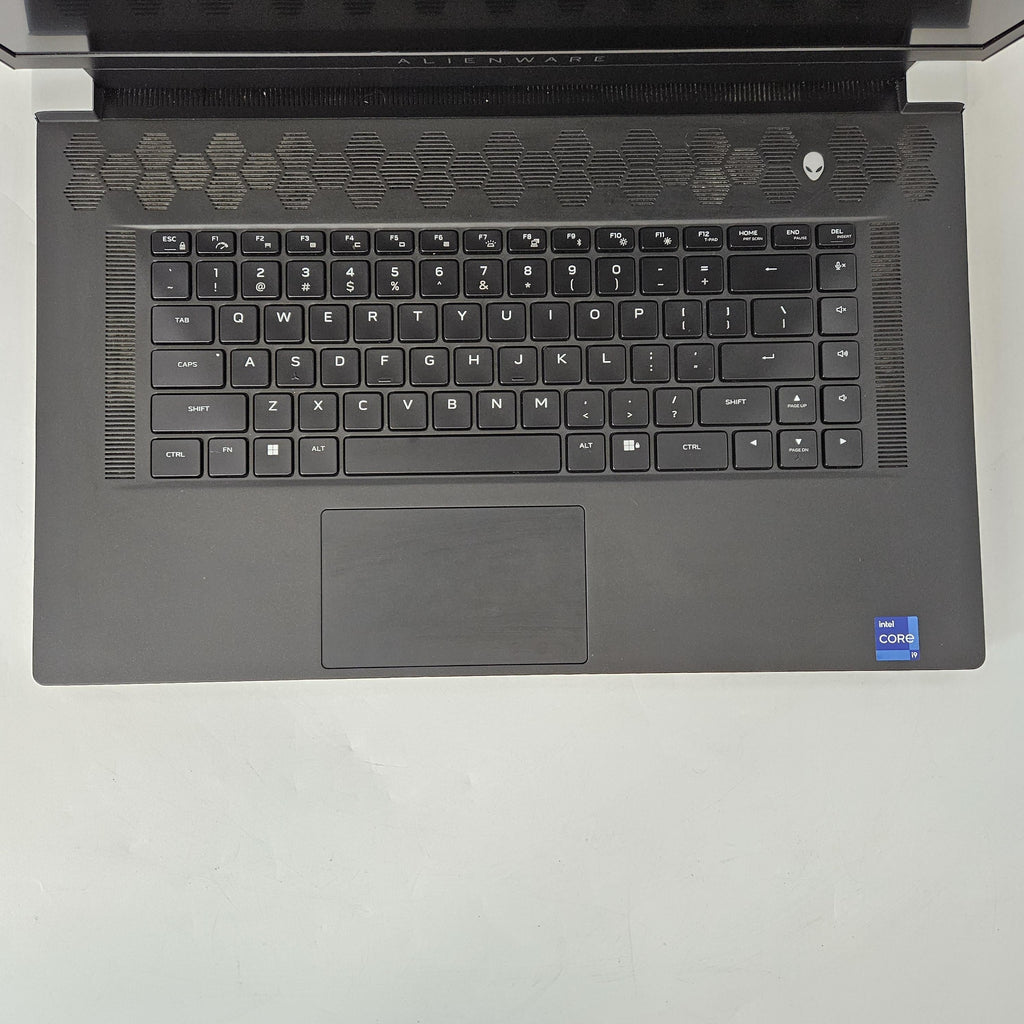 Dell Alienware X17 R2 White 2.5 GHz Intel Core i9 12th Gen. 32GB RAM 1TB Solid State Drive NVIDIA GeForce RTX 3080 Ti 16 GB