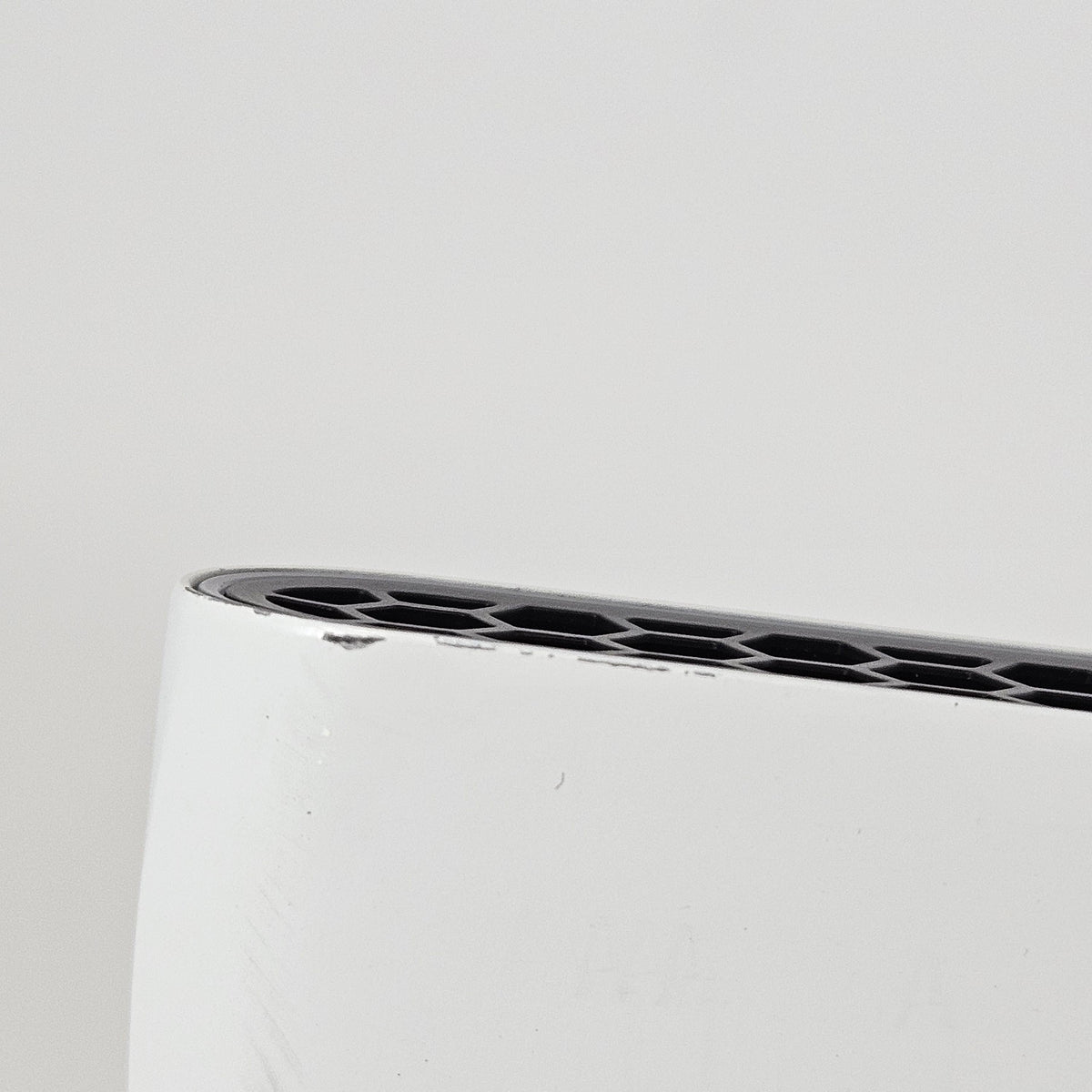 Dell Alienware X17 R2 White 2.5 GHz Intel Core i9 12th Gen. 32GB RAM 1TB Solid State Drive NVIDIA GeForce RTX 3080 Ti 16 GB