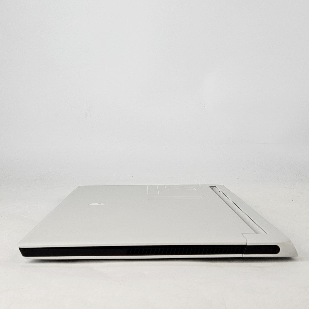 Dell Alienware X17 R2 White 2.5 GHz Intel Core i9 12th Gen. 32GB RAM 1TB Solid State Drive NVIDIA GeForce RTX 3080 Ti 16 GB