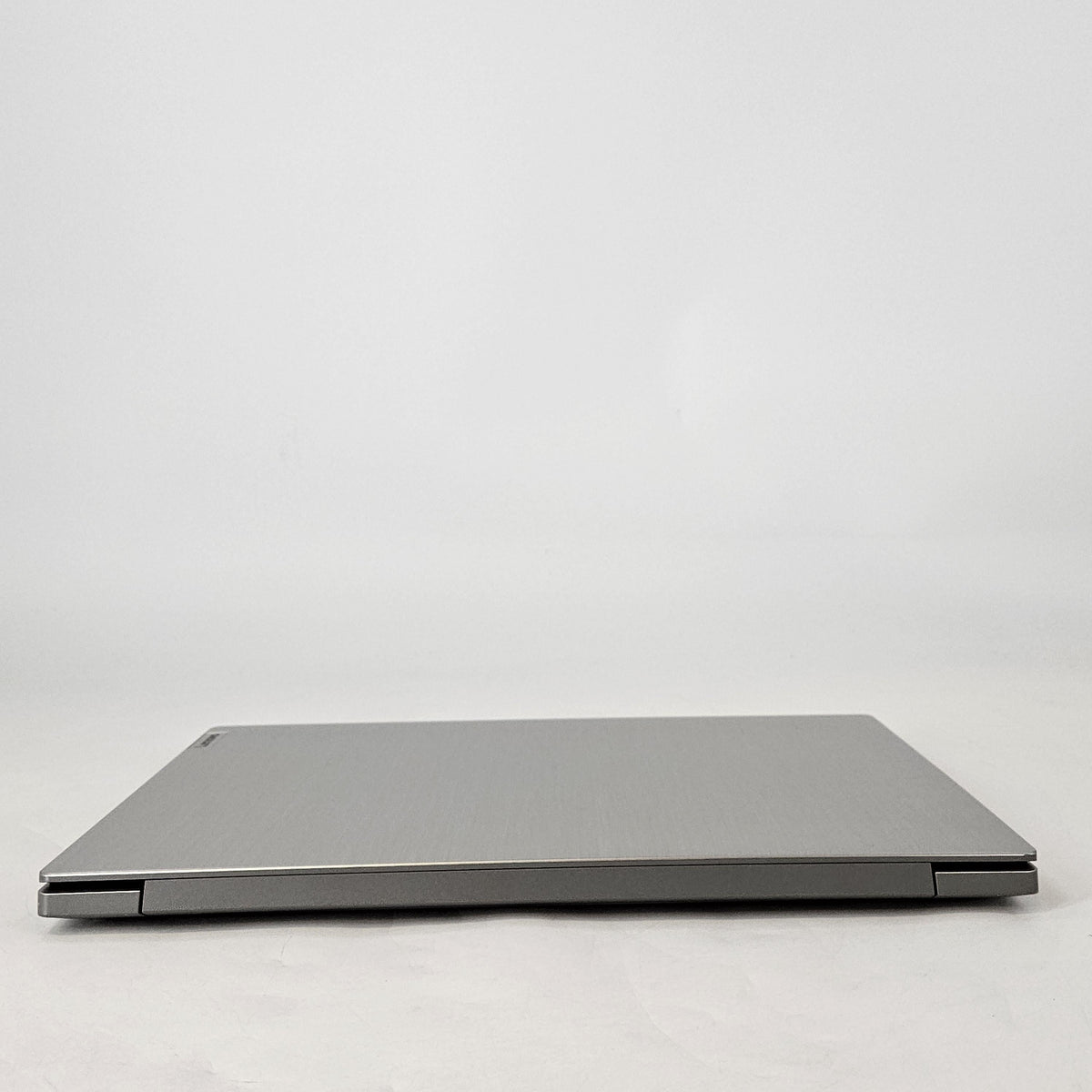 Lenovo IdeaPad 3i 15.6 Silver 1.2 GHz Intel Core i3 10th Gen. 8GB RAM 256GB Solid State Drive