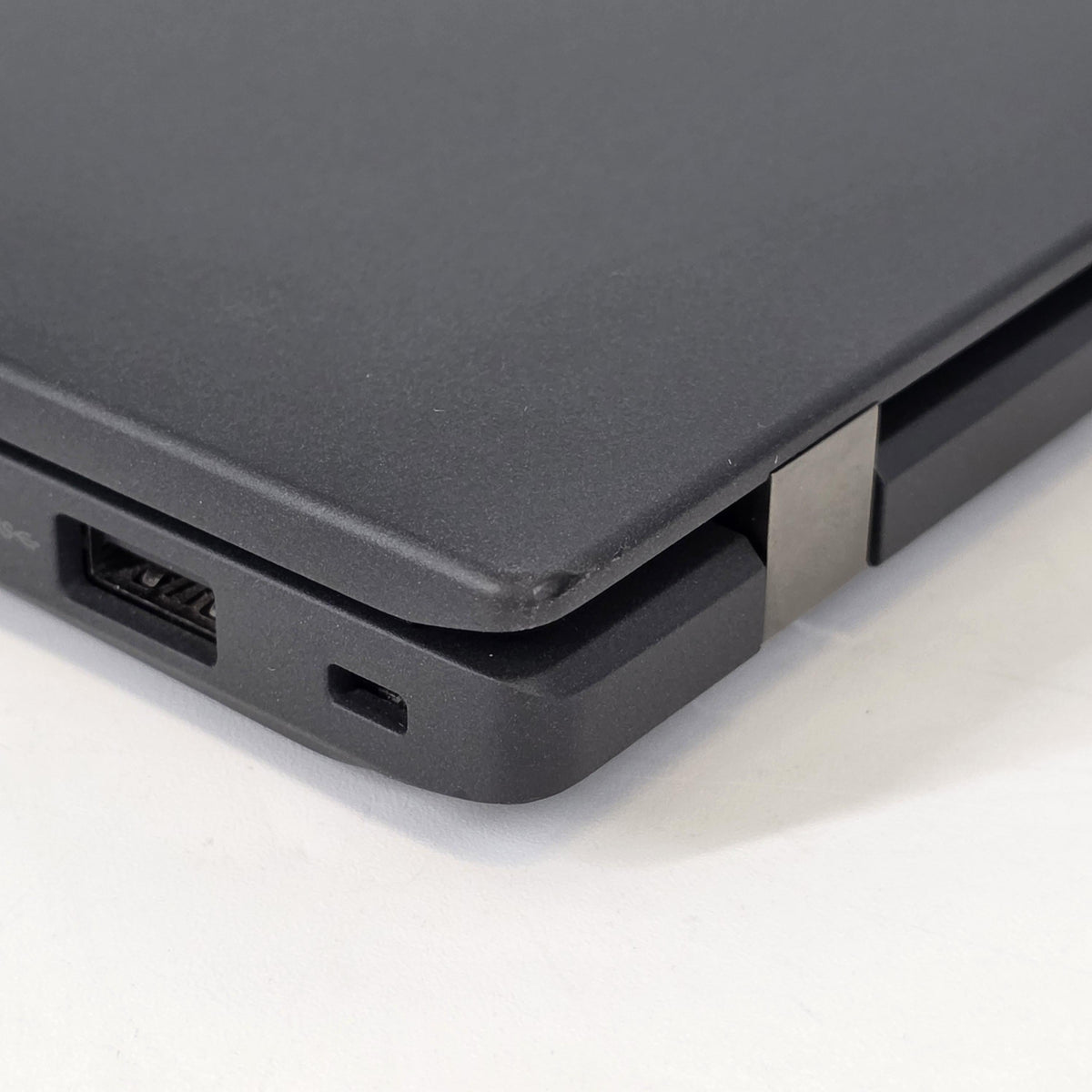 Lenovo ThinkPad T14 Gen 3 Black 2.2 GHz Intel Core i7 12th Gen. 16GB RAM 512GB Solid State Drive