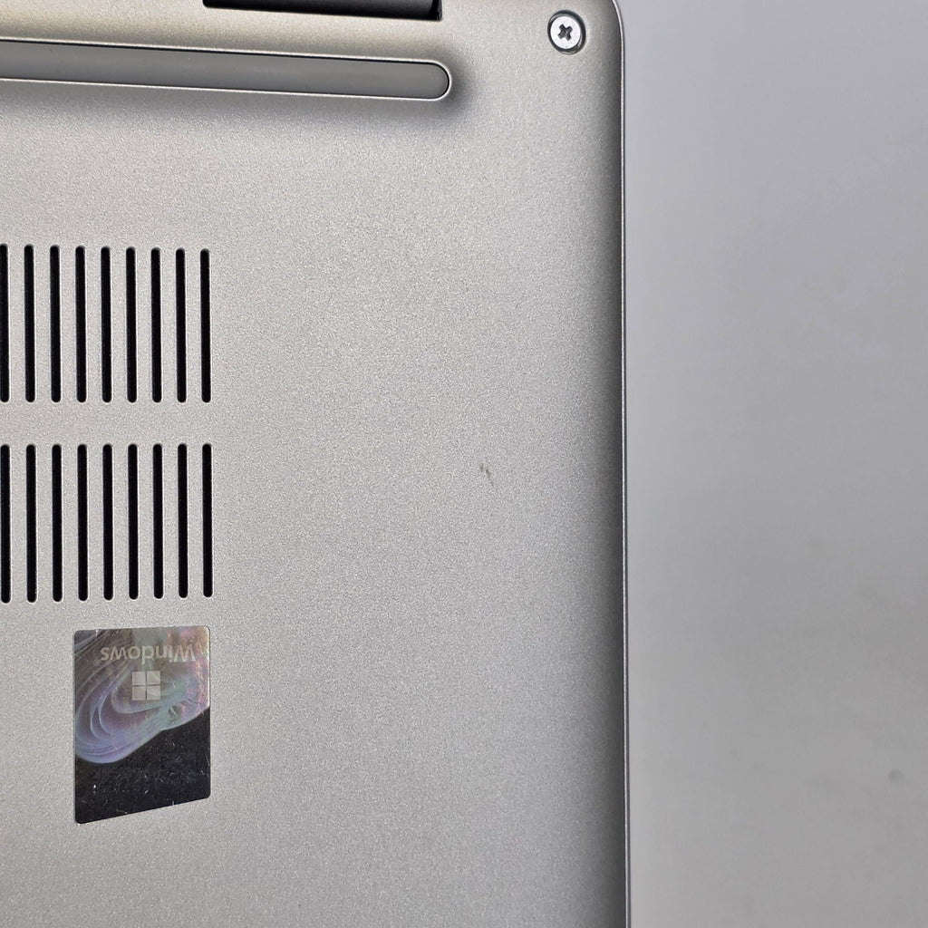 Dell Pro 14 PC14250 Platinum Silver 2.2 GHz Intel Core Ultra 7 Series 2 32GB RAM 1TB Solid State Drive