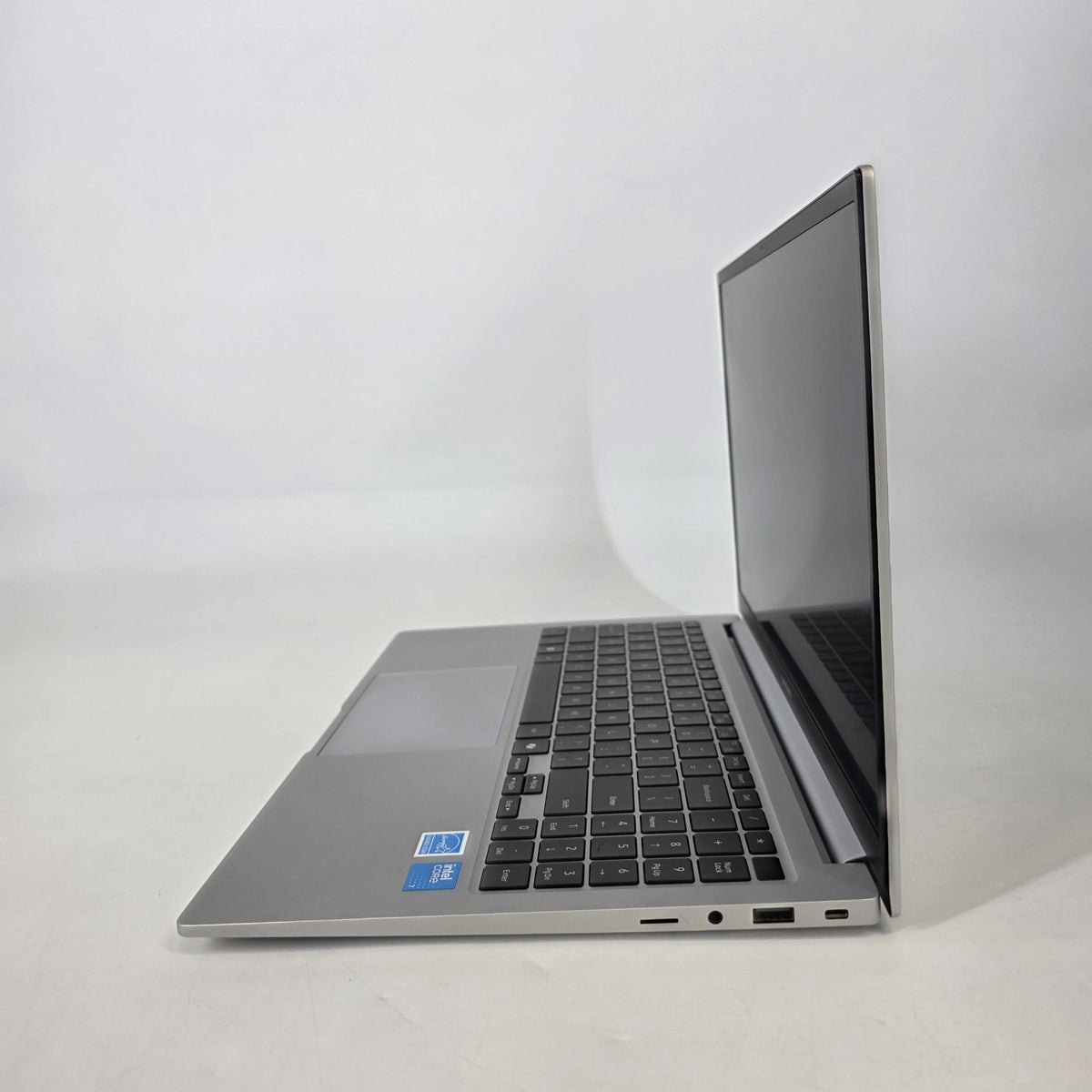 Galaxy Book4 15.6 Silver 1.8 GHz Intel Core 7 16GB RAM 512GB Solid State Drive