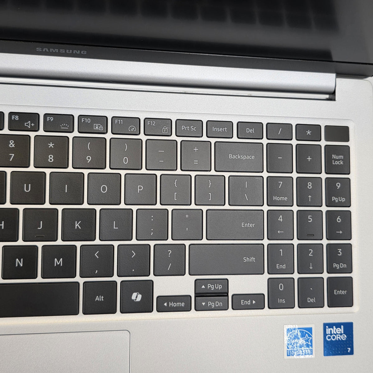Galaxy Book4 15.6 Silver 1.8 GHz Intel Core 7 16GB RAM 512GB Solid State Drive