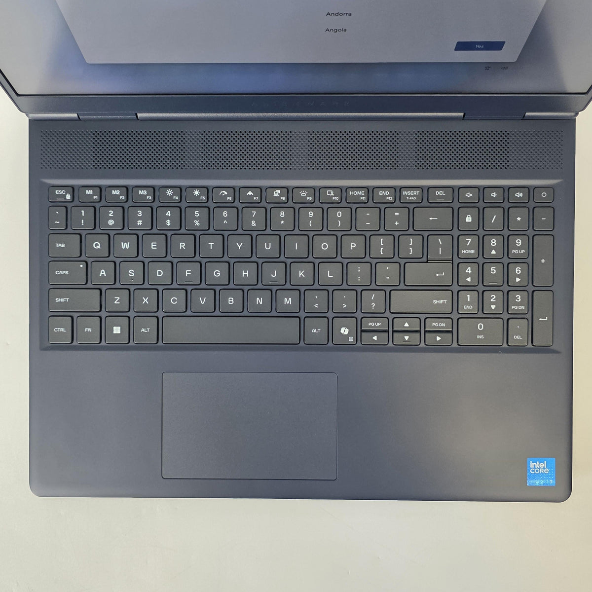Dell Alienware 16 Aurora Interstellar Indigo 2.5 GHz Intel Core 7 Series 2 16GB RAM 1TB Solid State Drive NVIDIA GeForce RTX 5060 8 GB