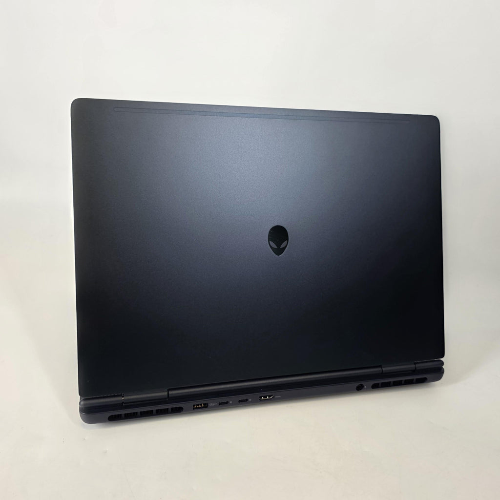 Dell Alienware 16 Aurora Interstellar Indigo 2.5 GHz Intel Core 7 Series 2 16GB RAM 1TB Solid State Drive NVIDIA GeForce RTX 5060 8 GB